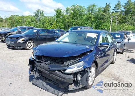 2014 Volkswagen Jetta 1.8T Se z USA, uszkodzony, nr VIN 3VWD17AJ1EM383107